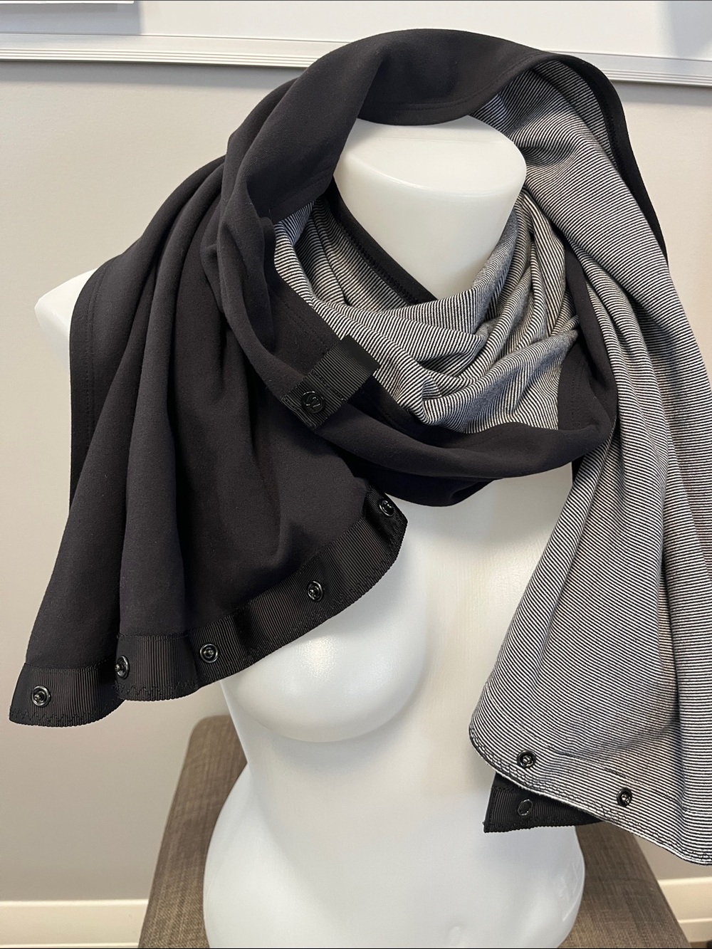 Lululemon Vinyasa Scarf (classic version without armholes)